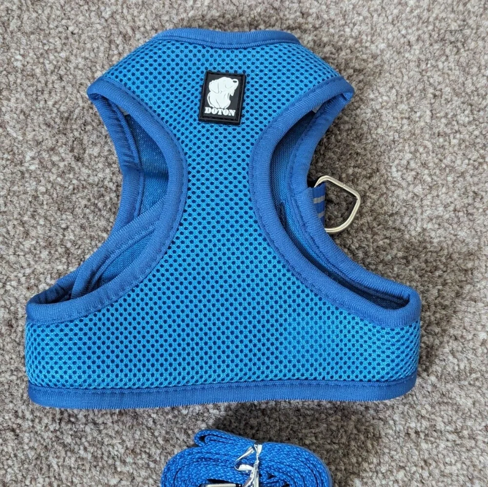 Cat Harness And Walking Leads, Large, New With Tags